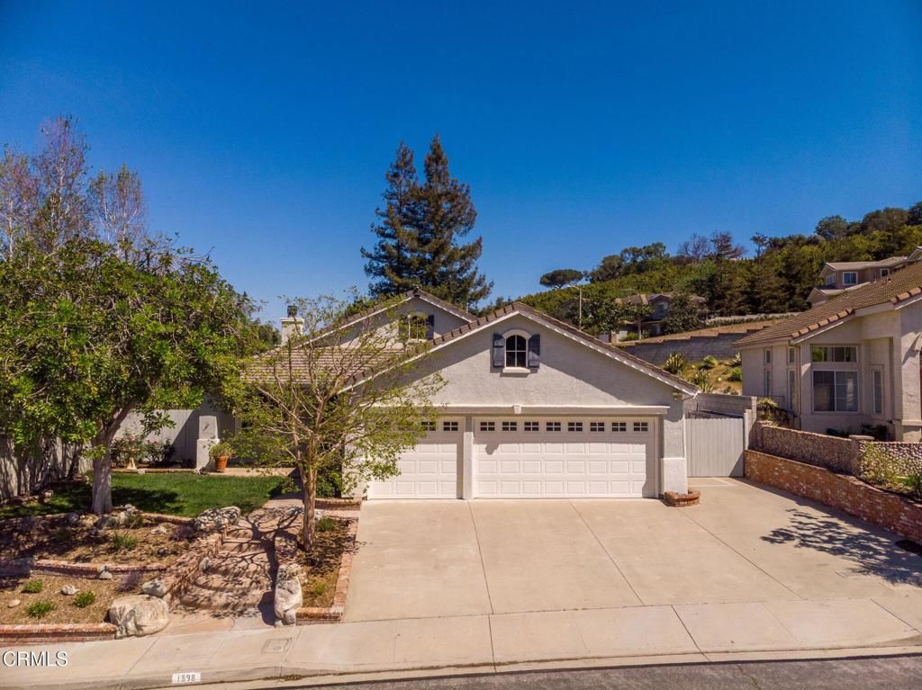 Photo of 1898 Summertime Avenue, Simi Valley, CA 93065 (MLS # V1-35311)