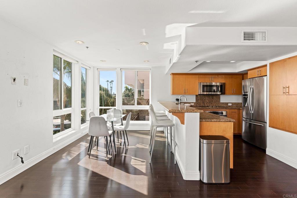 924 Hornblend Street 210