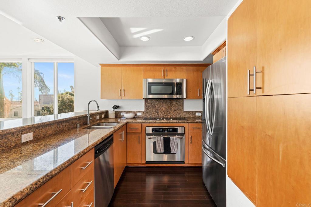 924 Hornblend Street 210