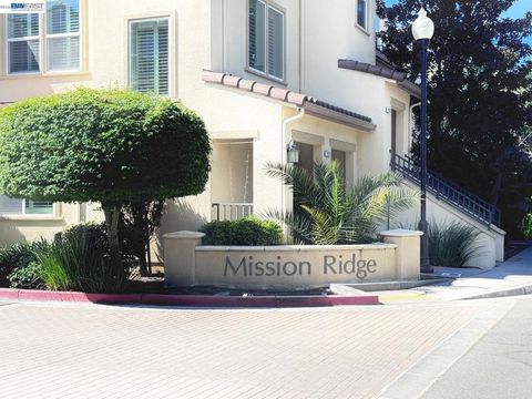 Photo of 43886 Paso Pino Cmn, Fremont, CA 94539 (MLS # 41129937)