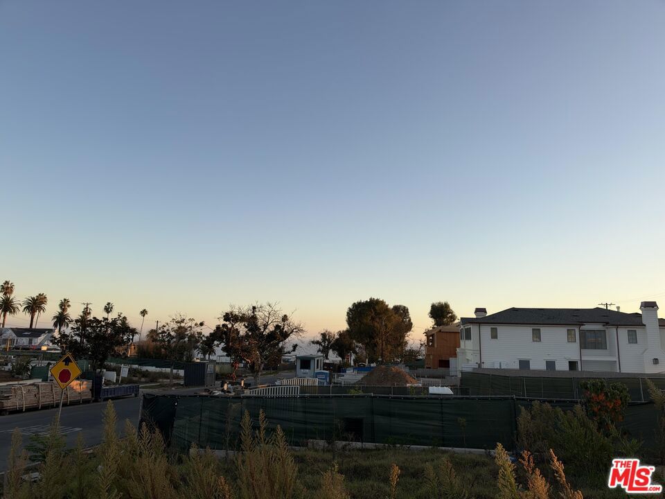 Photo of 429 Via De La Paz, Pacific Palisades, CA 90272 (MLS # 26101623)