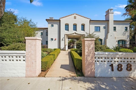 Photo of 188 S Sierra Madre Blvd BLVD #4, Pasadena, CA 91007 (MLS # WS26211052)