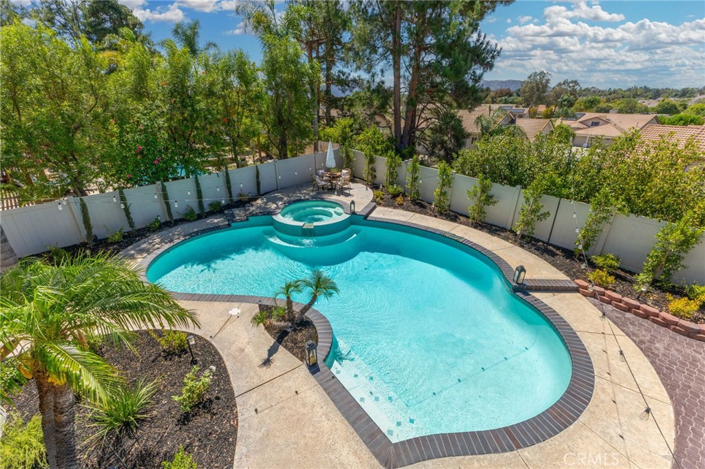 42898 Calle Londe