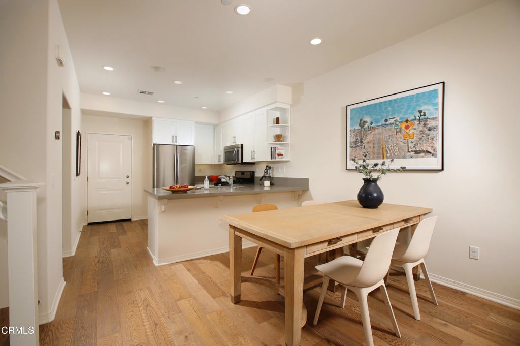 281 N Mar Vista 14