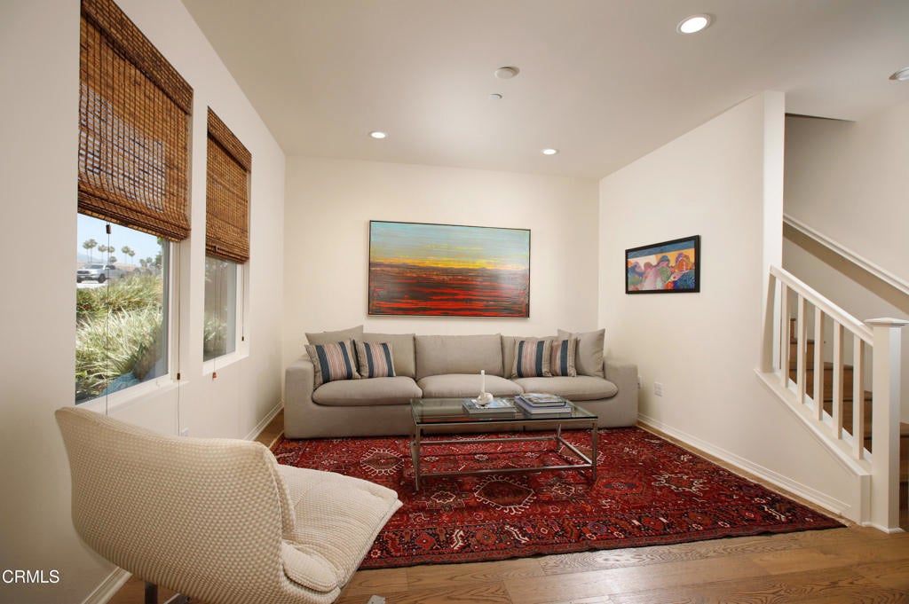 281 N Mar Vista 14