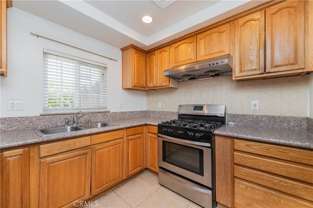 Located in a quiet, well-kept neighborhood just steps from the park, this comfortable back unit features 2 bedrooms and 2 bathrooms. Conveniently close to shopping, dining, and the 60 freeway. The lease includes a washer, dryer, refrigerator, and a storage shelf for added convenience. Each room is equipped with a split A/C unit for year-round comfort. Enjoy your own private yard — perfect for relaxing or entertaining. Renters will pay an additional $300 per month for utilities, covering all the utilities including Wi-Fi.
For faster response, please text agent.