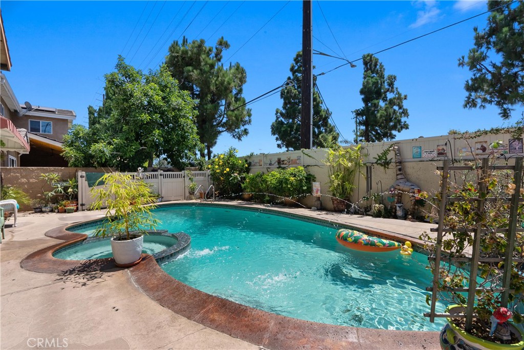 Sandpointe - Residential