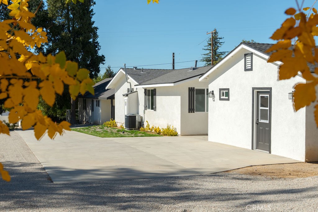 Completely Redone stand alone studio apartment - Approximately 400 sq feet - new paint throughout - new kitchen with appliances including refrigerator, washer dryer. Walkin shower. Great floor plan with 3/4 bath. Amazing location in upper Yucaipa