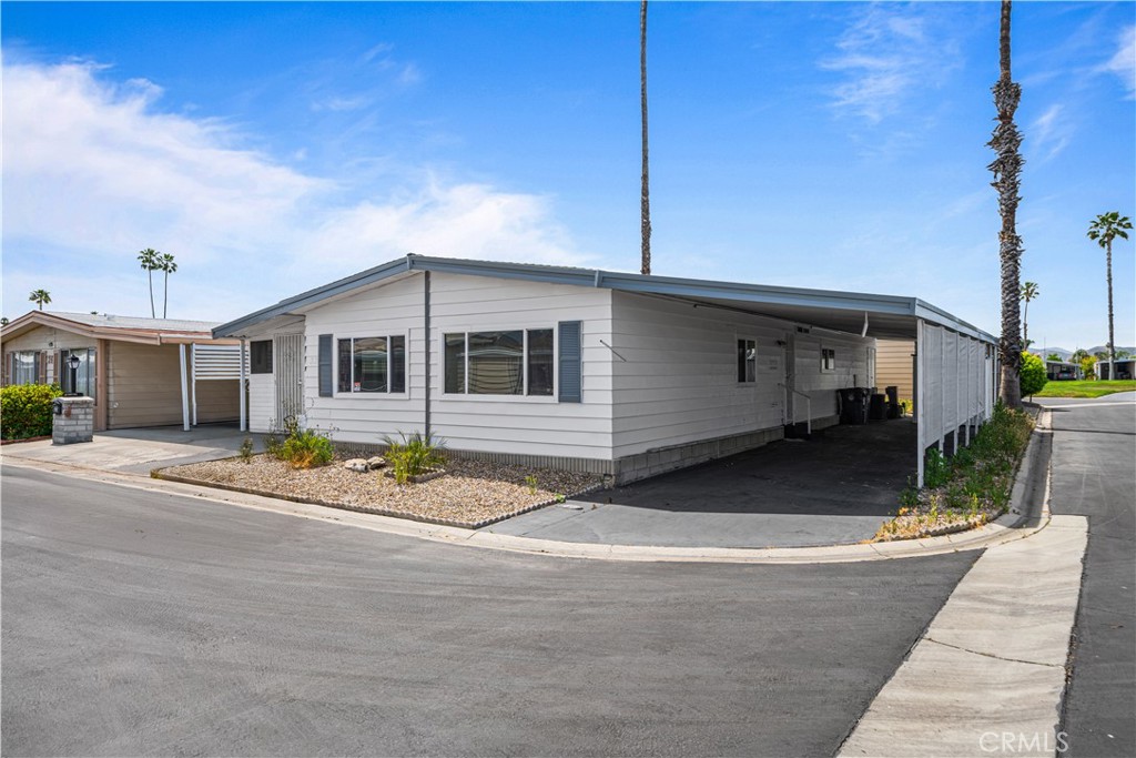 Charming 2 Bedroom, 2 Bath Home in a Premier 55+ Resort-Style Community
Welcome to easy living in this cozy and comfortable 2 bedroom, 2 bathroom home located in an active 55+ resort-style community. Situated on a desirable corner lot, this well-maintained home features vinyl and tile flooring, fresh interior paint, and brand new kitchen appliances. Enjoy your morning coffee or evening relaxation on your private patio.
Just steps from the golf course, this home offers not only comfort but also convenience. Community amenities include a sparkling swimming pool, pickleball courts, dog park, and a beautifully appointed community center with banquet room, on-site hair salon, and pet grooming services.
Ideally located near shopping, dining, casinos, vineyards, outlet malls, and multiple golf courses—with easy access to mountain and desert getaways. Centrally positioned between Los Angeles, Orange County, San Diego, and Palm Springs, this location offers the best of Southern California at your fingertips.
Don't miss this opportunity to enjoy an active and vibrant lifestyle!