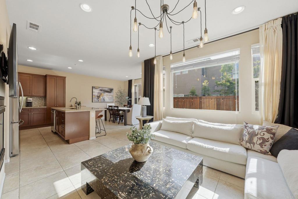 2212 Laramie Way