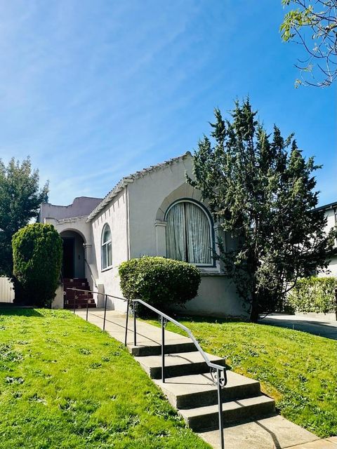 Photo of 1341 Balboa Ave, Burlingame, CA 94010 (MLS # ML82041940)