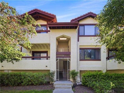 Photo of 18168 W Sundowner Way #1016, Canyon Country, CA 91387 (MLS # SR26121578)