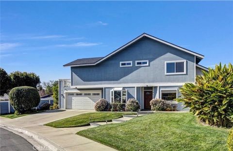 Photo of 7 Clear Creek Lane, Laguna Hills, CA 92653 (MLS # OC26043047)