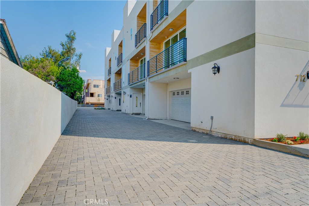 712 1/2 N Chestnut Avenue