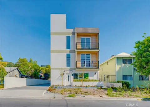 712 1\/2 N Chestnut Avenue, Los Angeles, CA 90042 - MLS#: OC25119268