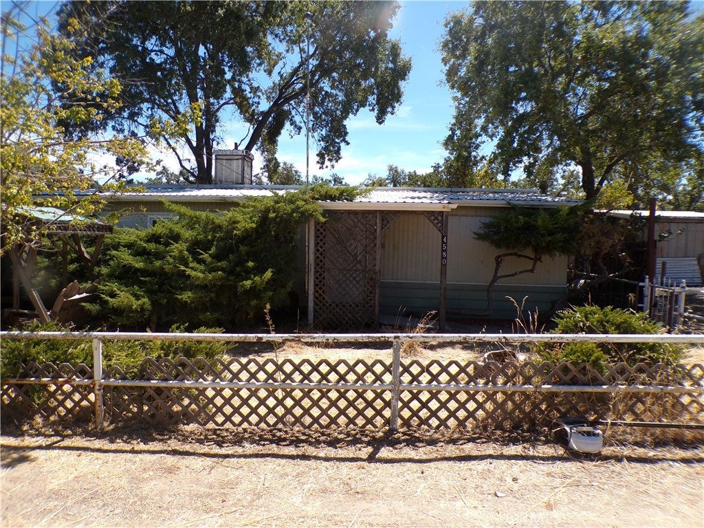 4580 S.TERRACE