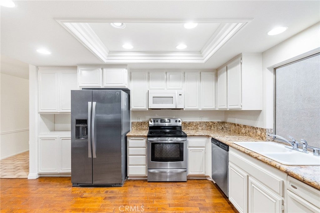 23743 Calle Azorin