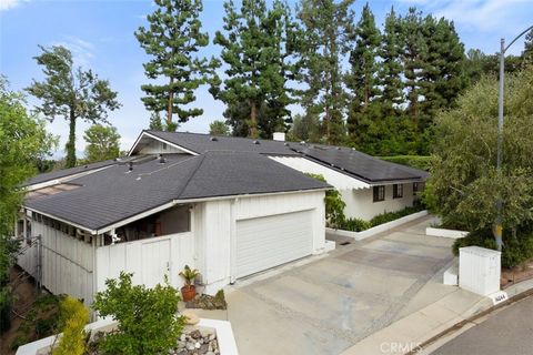 16244 Dorilee Lane Encino CA 91436