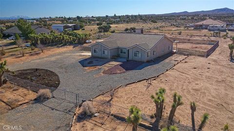 Photo of 8855 Smith Road, Phelan, CA 92371 (MLS # HD26003654)