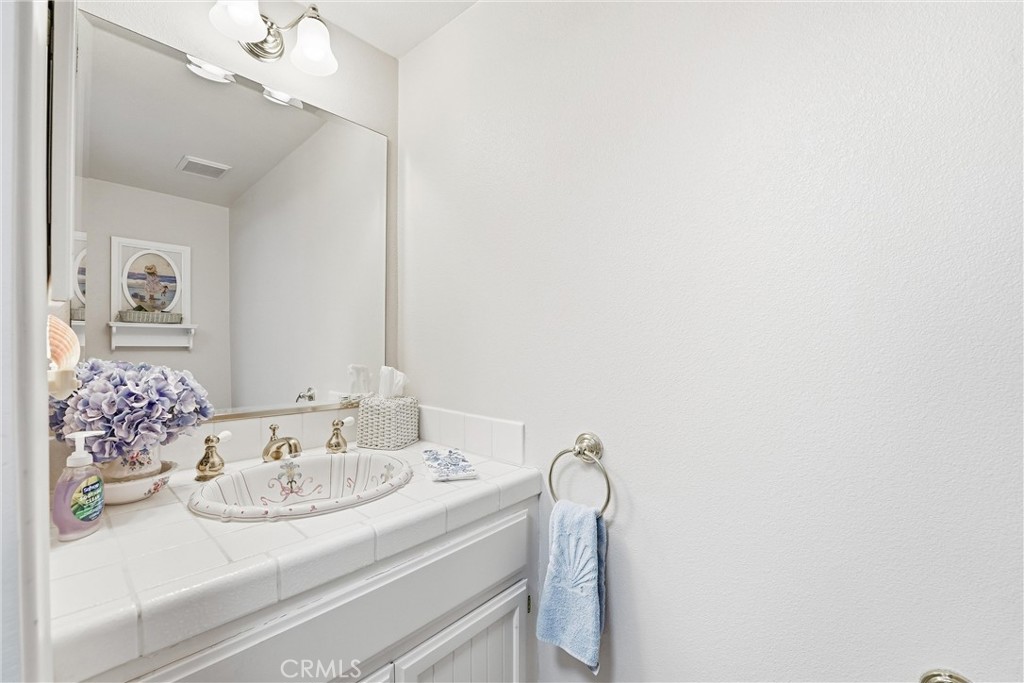 102 Calle Patricia #C