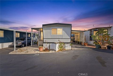 Photo of 1660 Whittier Ave Spc 29 Ave #29, Costa Mesa, CA 92627 (MLS # PW26048239)