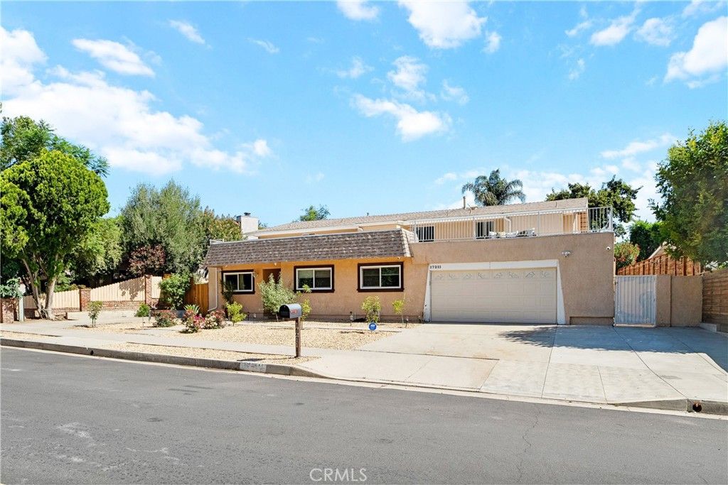 Photo of 17211 Orozco Street, Granada Hills, CA 91344 (MLS # SR25156394)