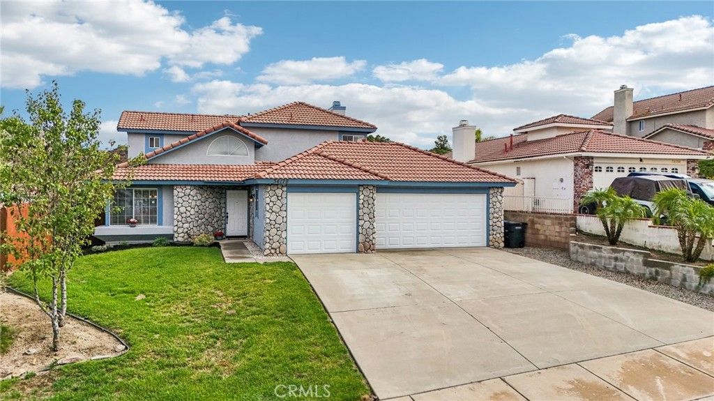 Photo of 34178 Pheasant Run Cir, Wildomar, CA 92595 (MLS # SW25240515)