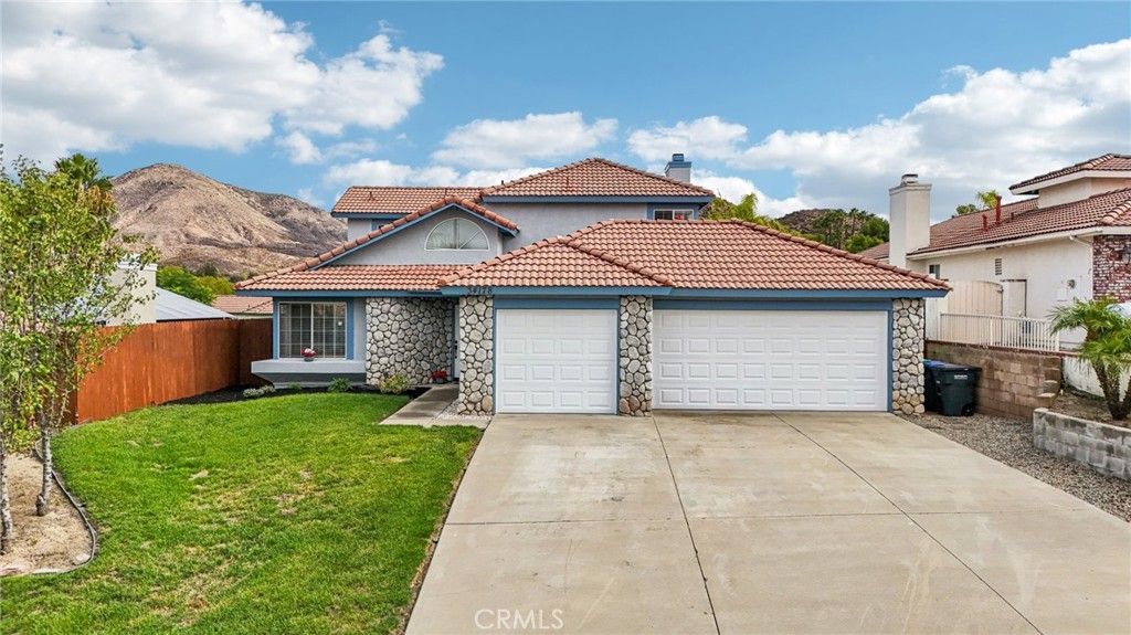 Photo of 34178 Pheasant Run Cir, Wildomar, CA 92595 (MLS # SW25240515)