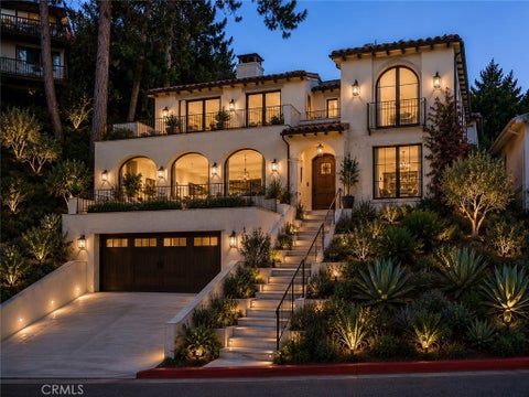 Photo of 1112 VINCENT Way, Glendale, CA 91205 (MLS # GD25282152)