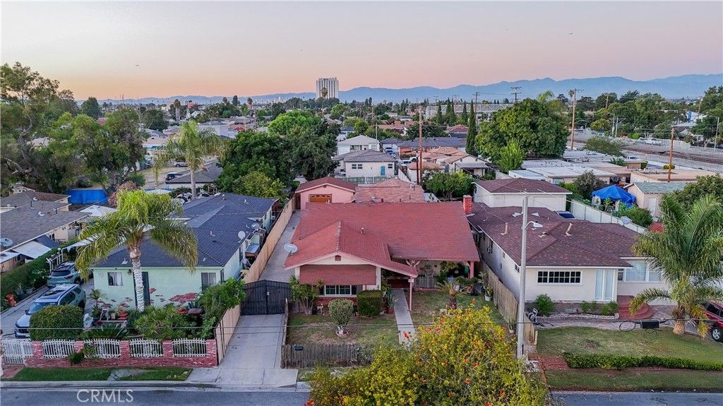 Photo of 109 W Glencoe St, Compton, CA 90220 (MLS # DW25239740)