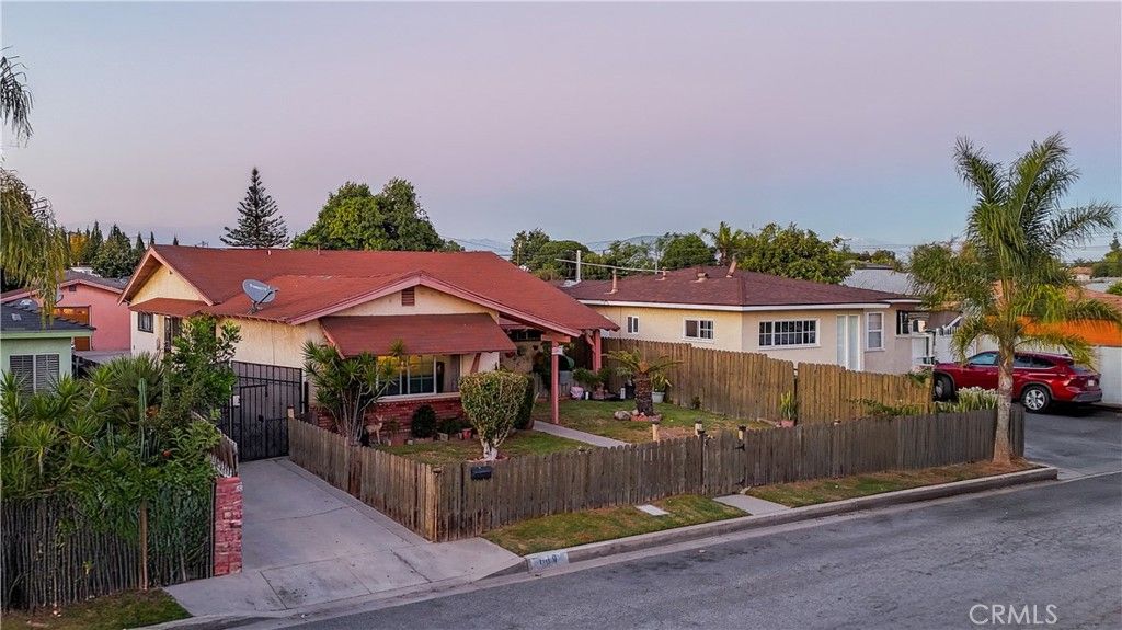 Photo of 109 W Glencoe St, Compton, CA 90220 (MLS # DW25239740)