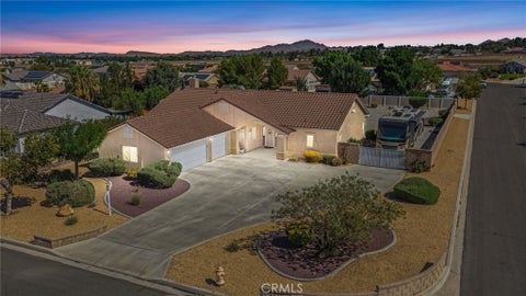 Photo of 13490 Paraiso RD, Apple Valley, CA 92308 (MLS # HD26165427)
