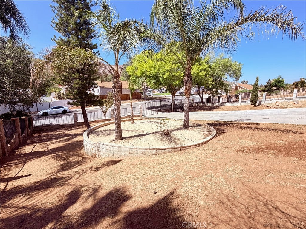 5855 Bolivar