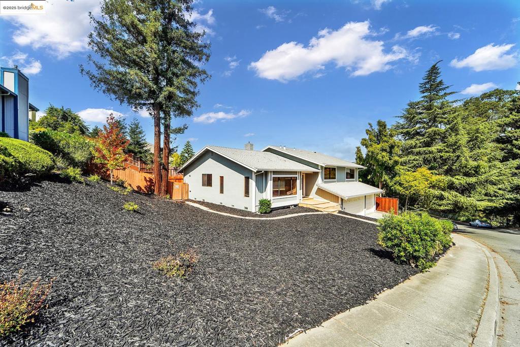 225 Skyline Dr