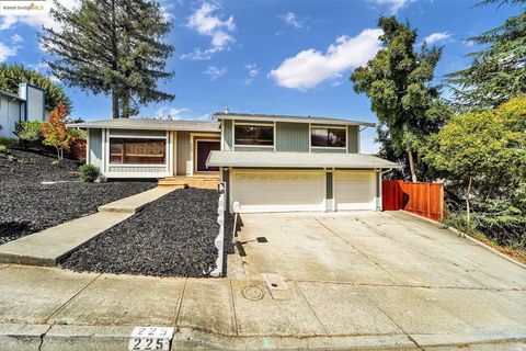 225 Skyline Dr Vallejo CA 94591