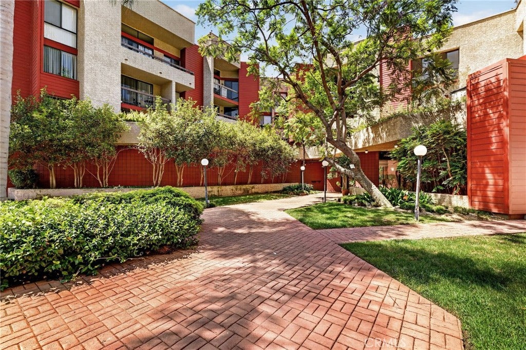3961 Via Marisol 301, Los Angeles CA 90042