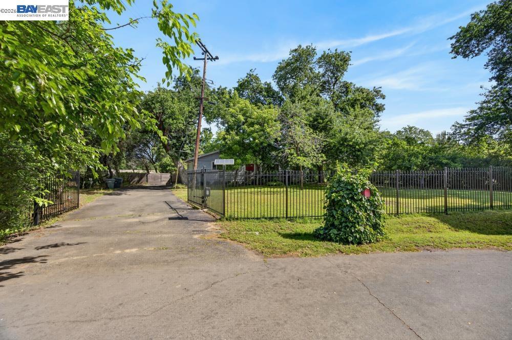 Photo 1 of 66 — 3590 Park Rd, Sacramento, CA 95841