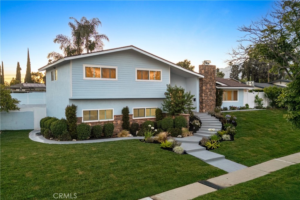1623 N Vallejo Way