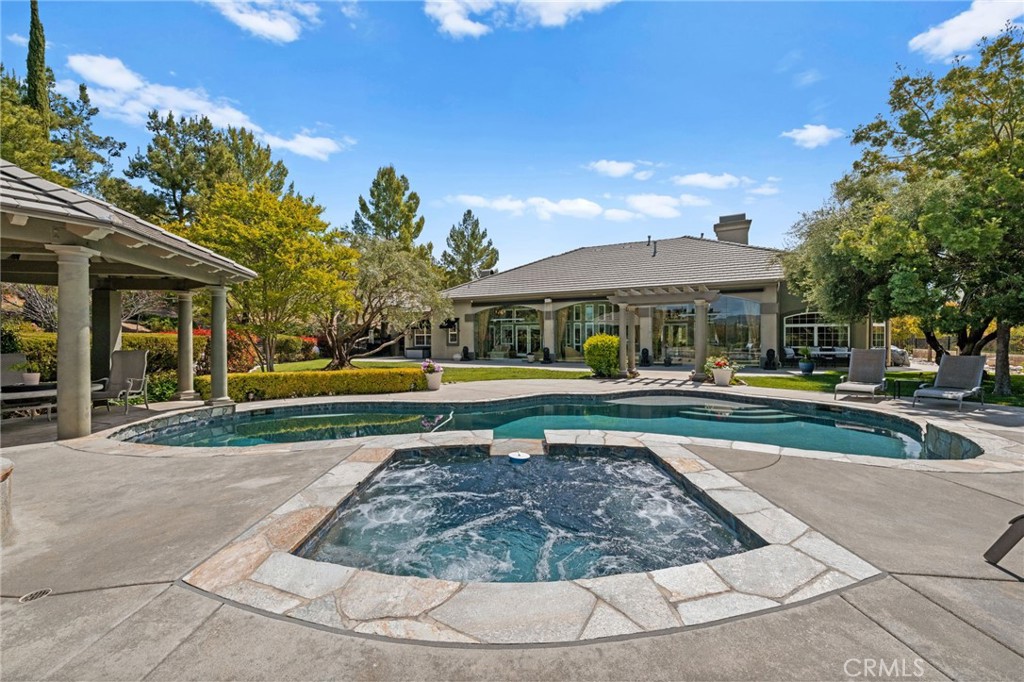 38565 Celine Cove