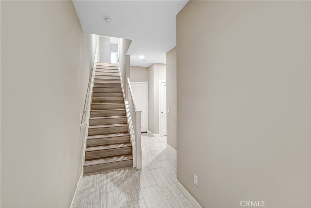 547 W Foothill Boulevard 89