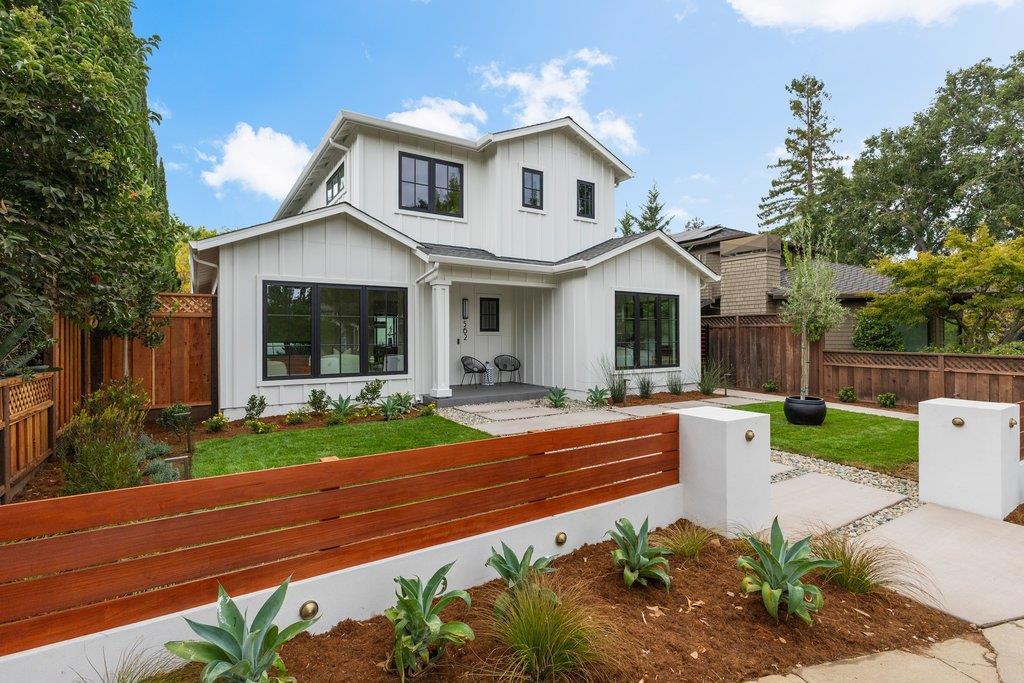 562 Palm Avenue