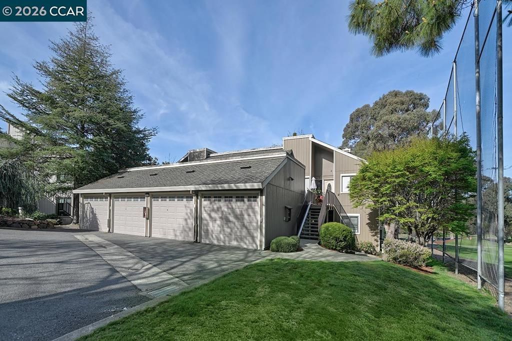 Photo of 3210 Rossmoor Pkwy Pkwy #4, Walnut Creek, CA 94595 (MLS # 41127380)