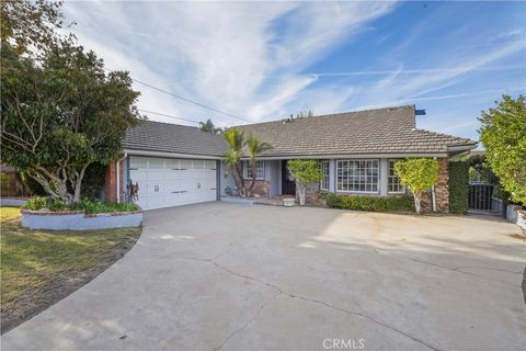 Photo of 12281 Woodley Avenue, Granada Hills, CA 91344 (MLS # SR25230466)