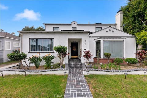 Photo of 3907 Edgehill Drive, Leimert Park, CA 90008 (MLS # SR26176461)
