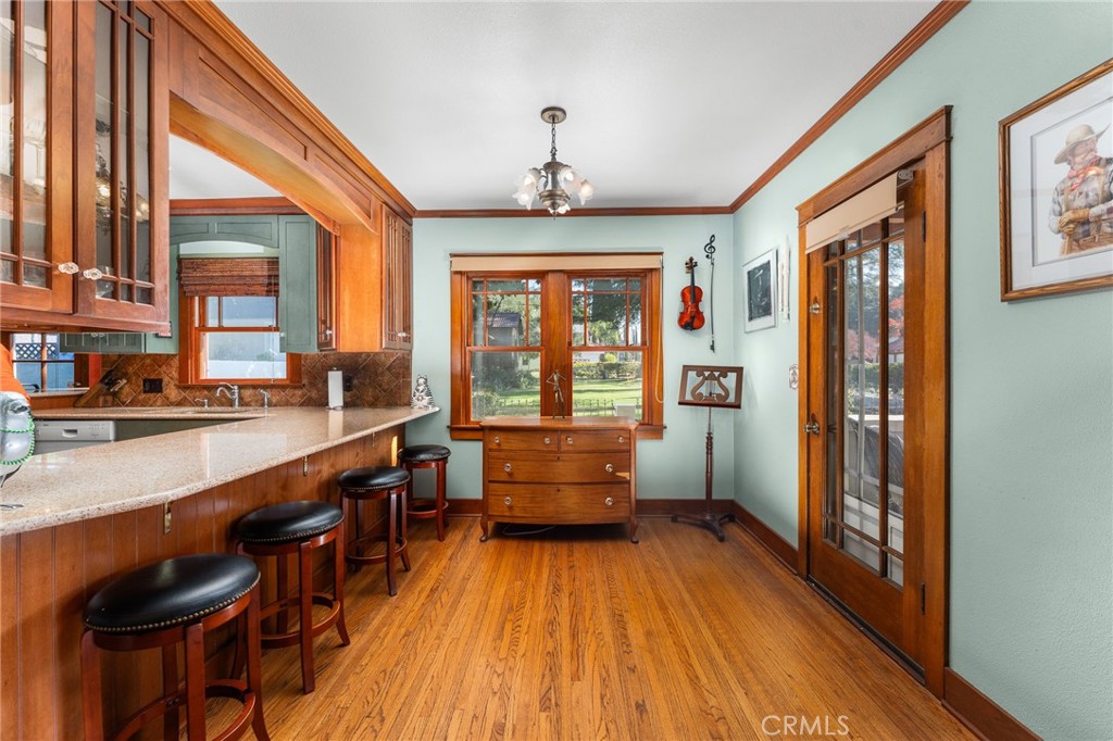 Properties 4 1021 Campus Avenue