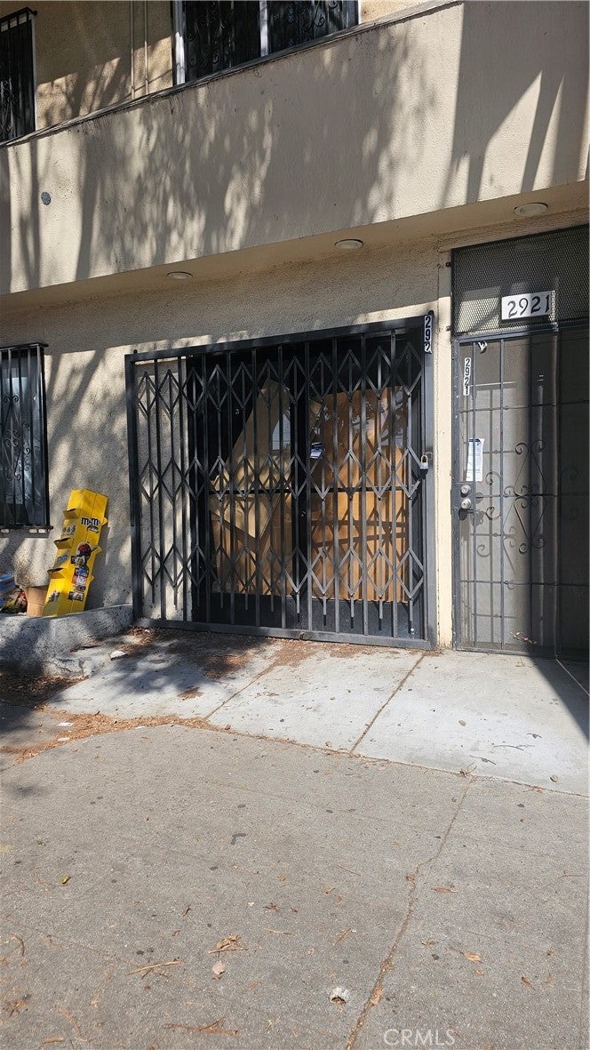 2921 W Florence