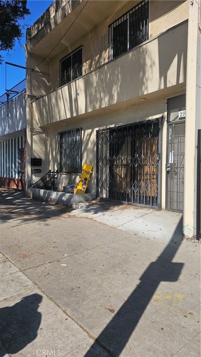 2921 W Florence