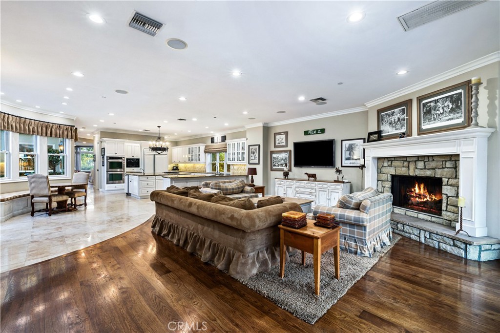 La Verne, California, 91750, United States, 5 Bedrooms Bedrooms, ,6 BathroomsBathrooms,Residential,Active,2023380