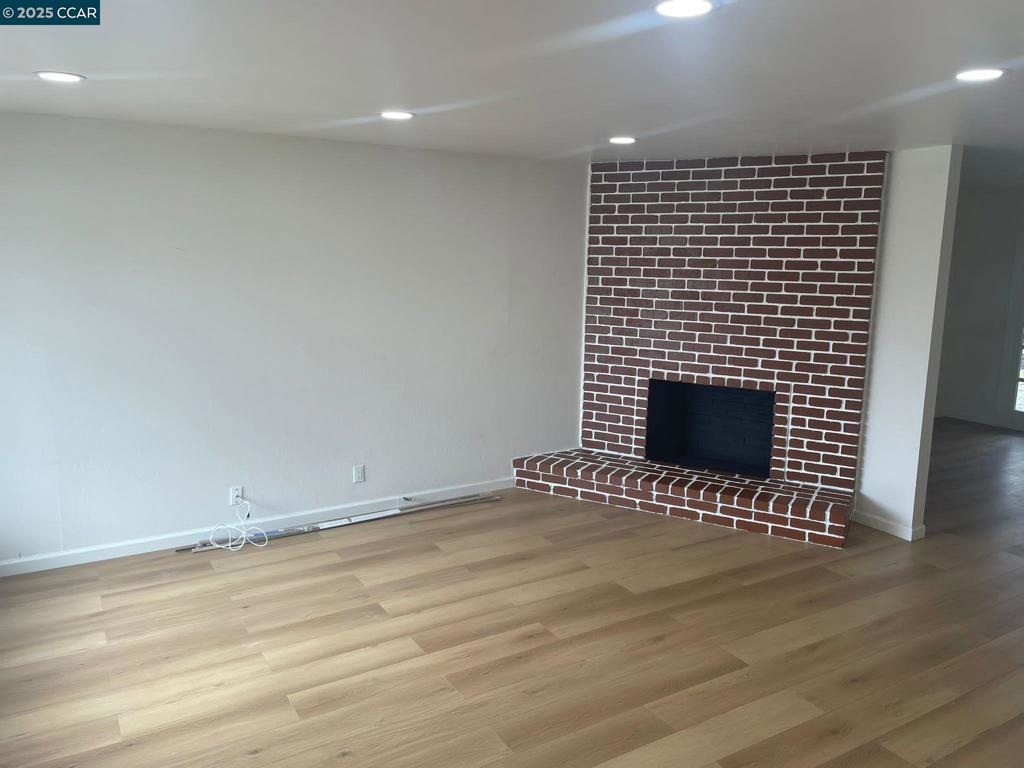 SAN RAMON VILLAG - Residential
