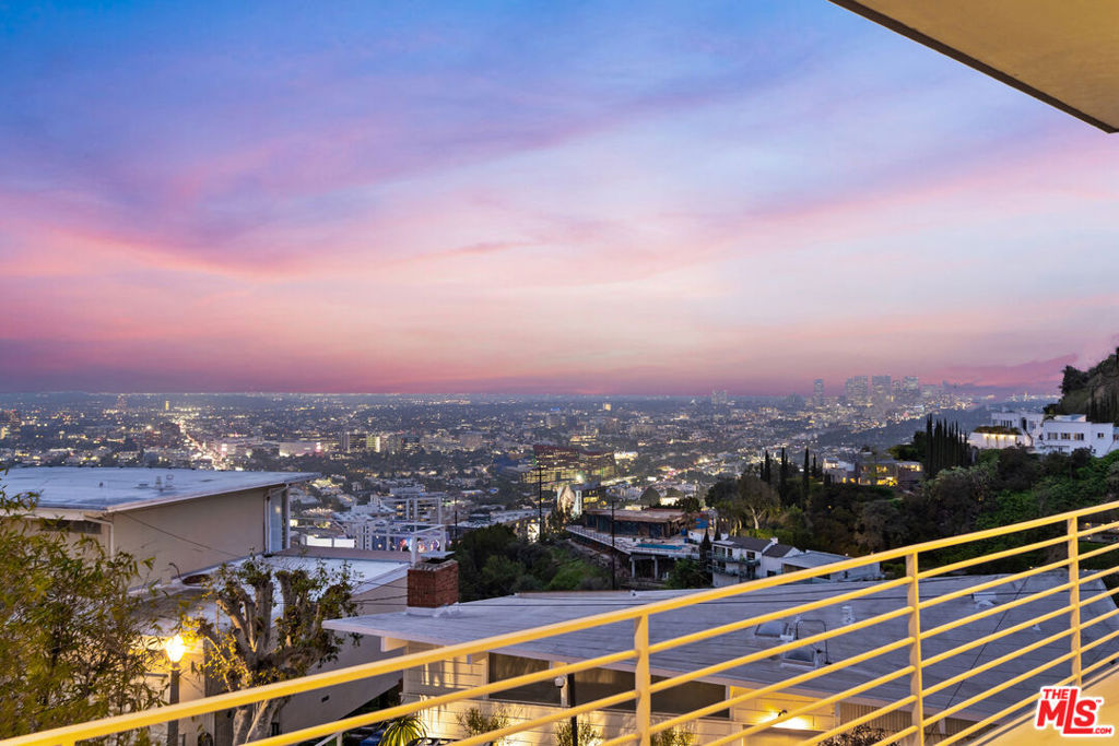 8555 Hollywood Boulevard